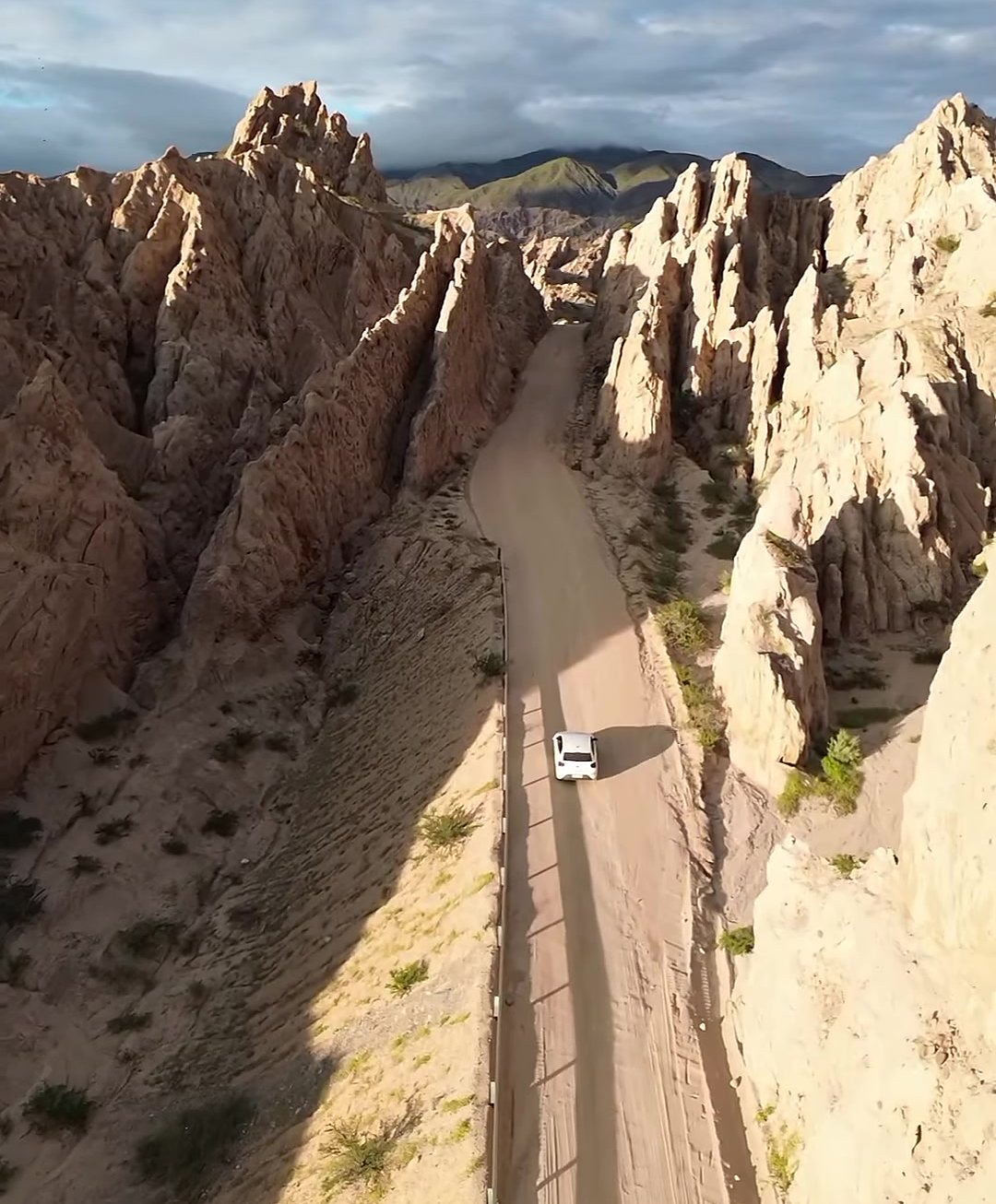 Vista aérea de la Ruta 40 en la Quebrada de las Flechas